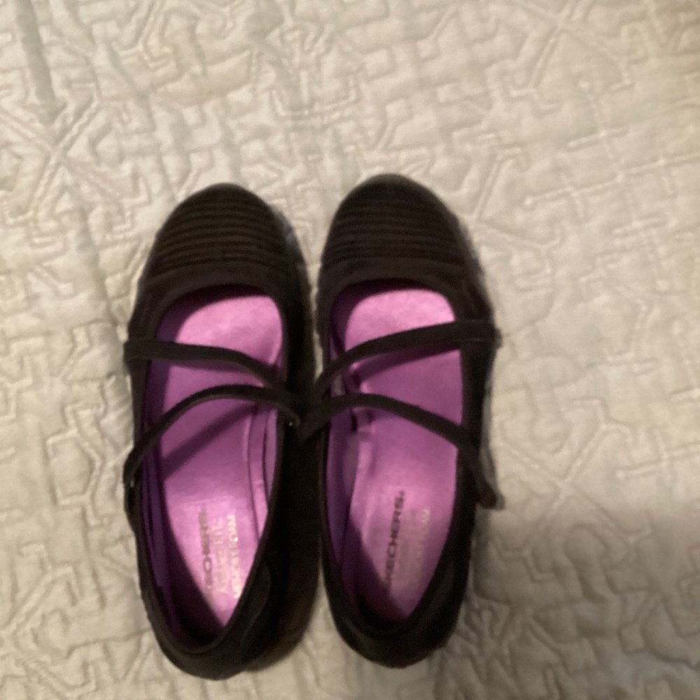 Sketchers relaxed fit memory foam shoes